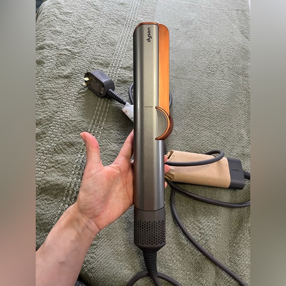 Dyson Airstraight - Picture 2 of 4